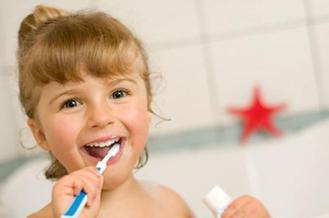 Wij zijn gespecialiseerd in het behandelen van kinderen. Tevens geven wij ook workshops poetsinstructie voor ouders en kinderen vanaf dat het kind zijn/haar eerste tandjes krijgt. De behandeling van kinderen tot 18 jaar zit in de basisverzekering en wordt vergoed door de zorgverzekeraars.